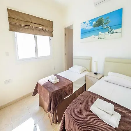 Oceanview Luxury 045